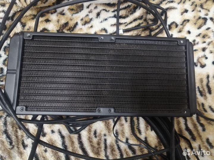 Thermaltake водяное охлаждение для процессора