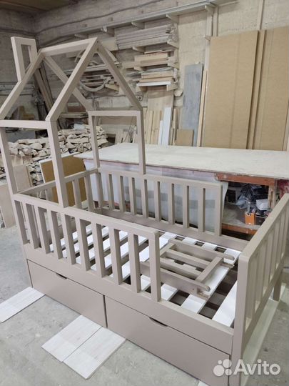 Кровать детская