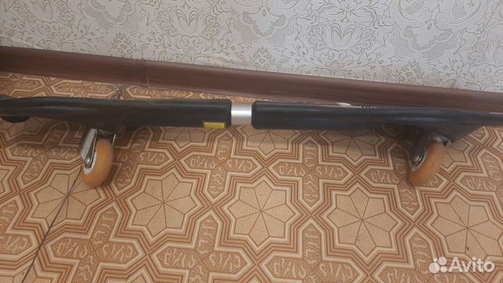Двухколесный скейтборд