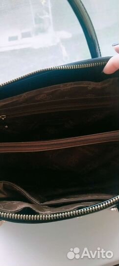 Сумка и выпрямитель для волос