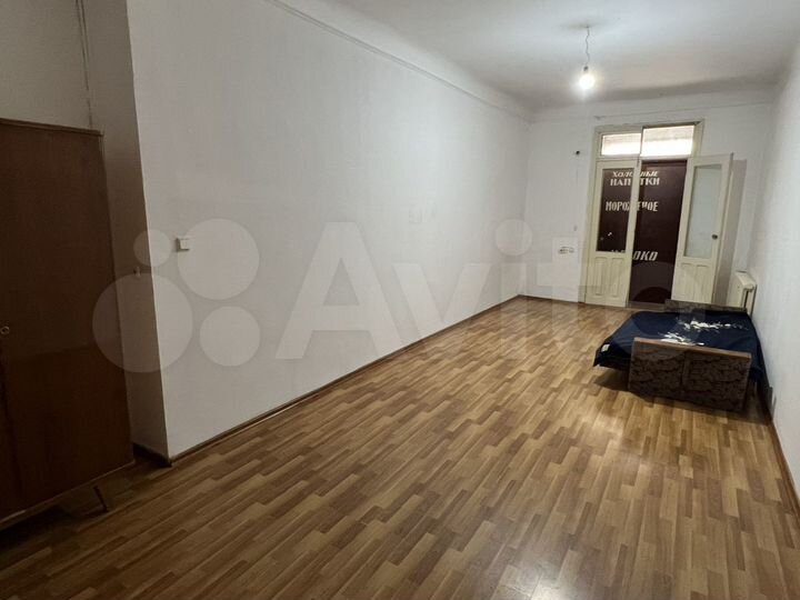 2-к. квартира, 60 м², 1/2 эт.