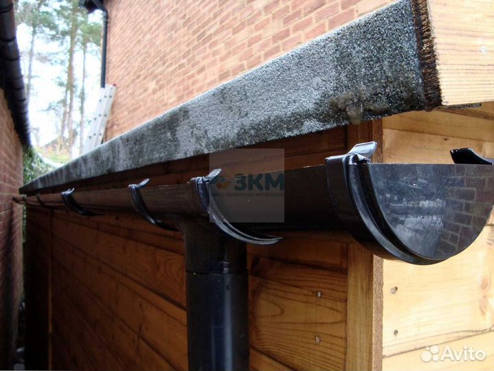 Водосточный желоб труба