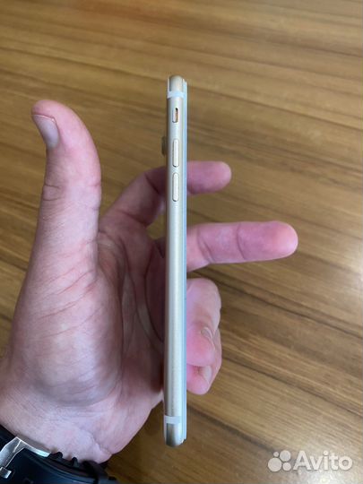 Телефон iPhone 7