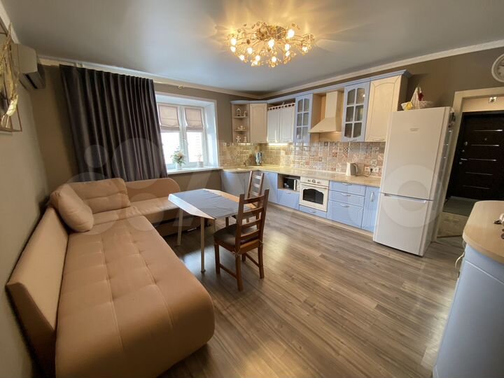 2-к. квартира, 72 м², 8/9 эт.