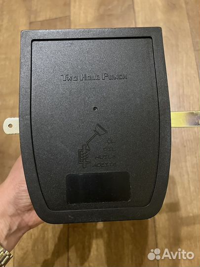 Дырокол на 2 отверстия