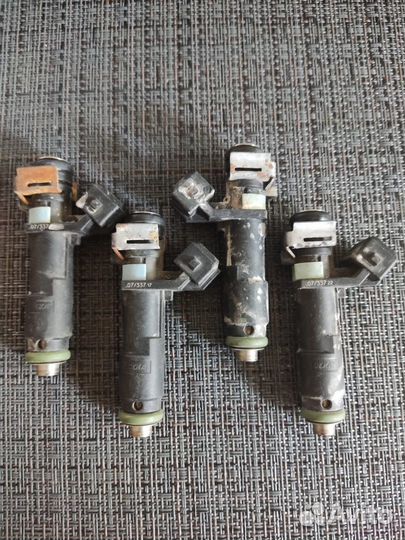 Форсунка топливная Chevrolet Aveo, 96800843