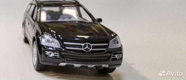 А/М. Модель автомобиля 1 43. Mercedes GL 500