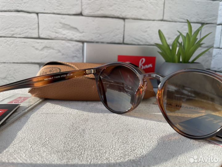 Солнцезащитные очки ray ban