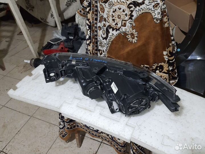 Фара правая Mitsubishi Outlander GF