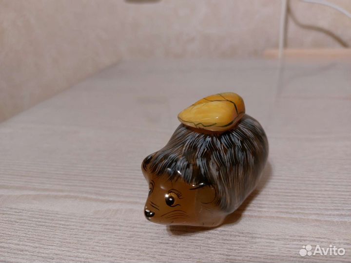 Фигурка ежика из селенита