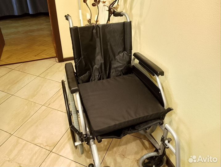 Инвалидная коляска новая не использованная
