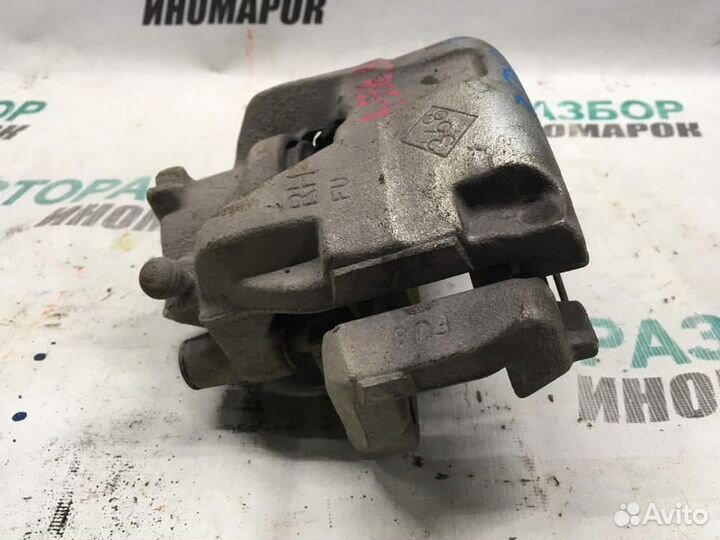 Суппорт передний правый для Renault Fluence 2010