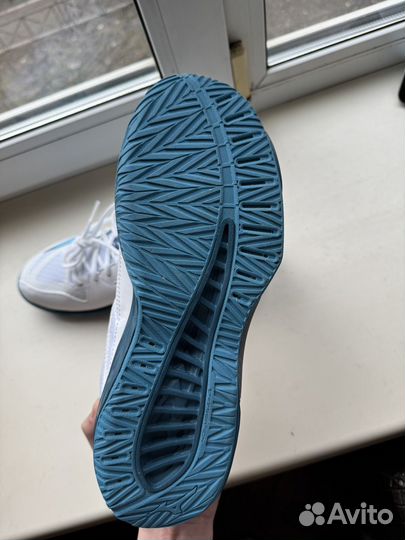 Волейбольные кроссовки mizuno