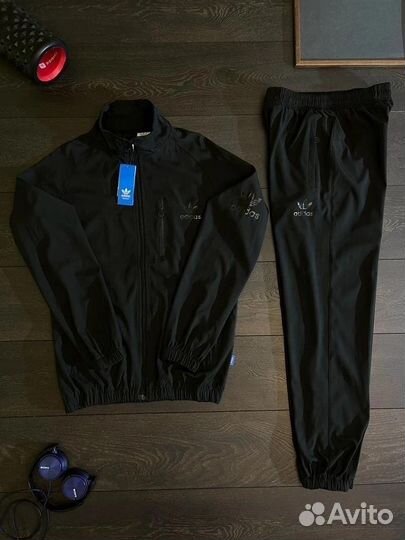 Спортивный костюм Adidas