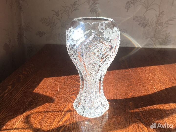 Хрустальная ваза