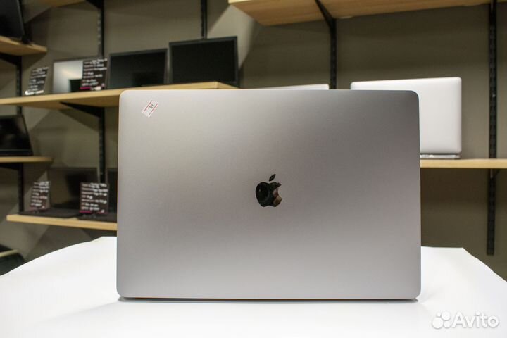 MacBook Pro 16 (2019), 512 гб, Core i7, 2.6 ггц, R