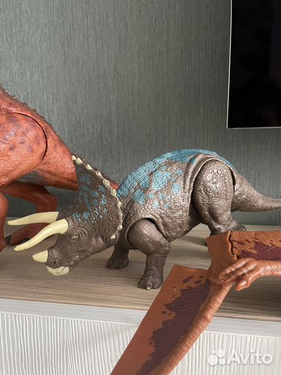 Динозавры jurassic world