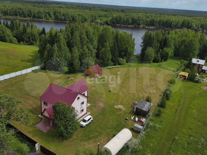 Коттедж 198 м² на участке 40 сот.