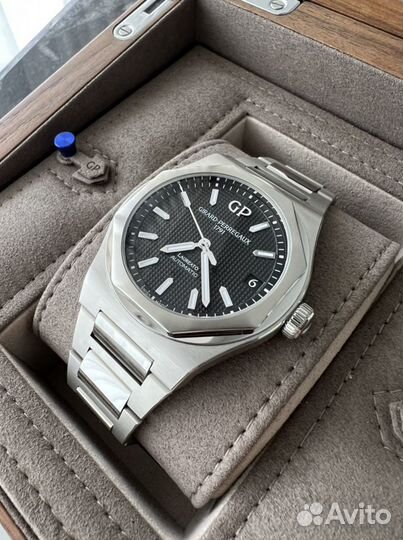 Часы girard perregaux laureato