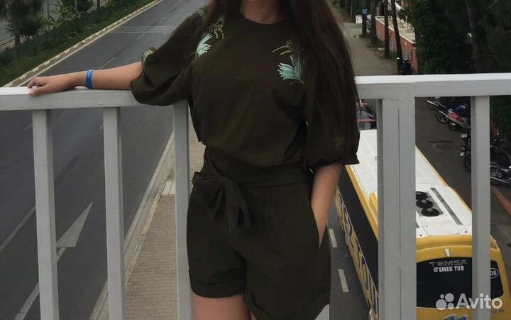 Комбинезон Zara хаки 42 размер с вышивкой