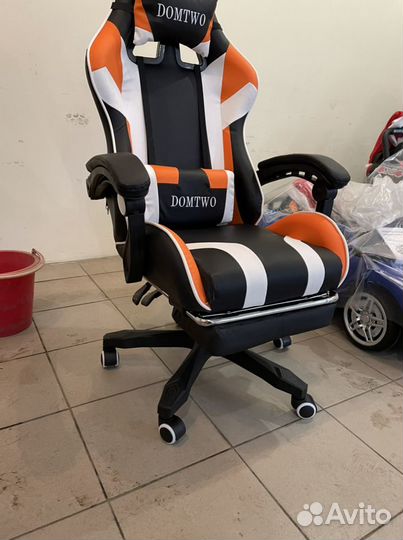 Компьютерное кресло с массажем + подножка