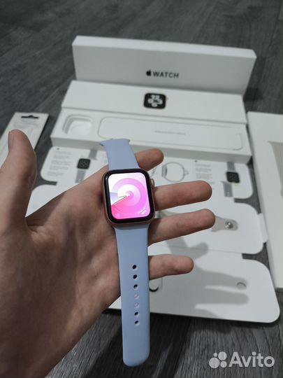 Apple watch se(gen2) 40 mm батарея - 100%