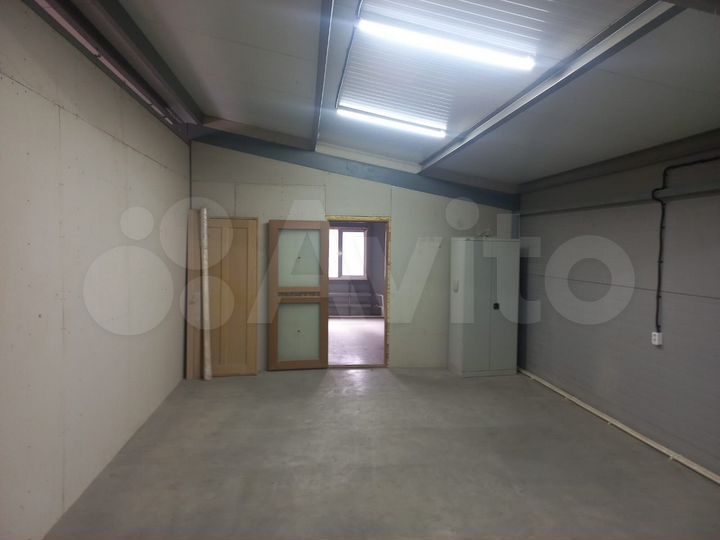 Помещение свободного назначения, 300 м²