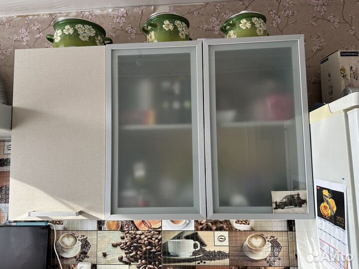 Кухонный гарнитур с вытяжкой