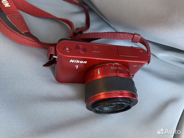 Компактный фотоаппарат Nikon 1 j1