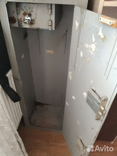 Оружейный сейф металлический с отдельным отсеком