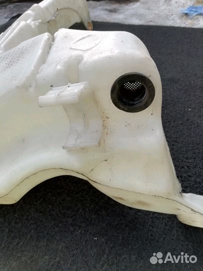 Бачок омывателя под датчик уровня Форд Фокус 2