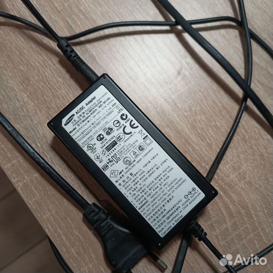 Монитор 19 дюймов