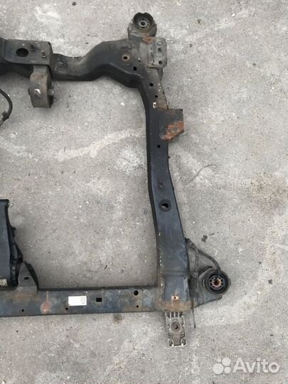 Балка подвески передняя Opel Astra J 2010