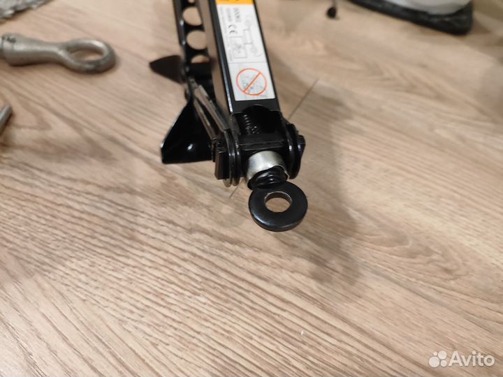 Домкрат mazda 3