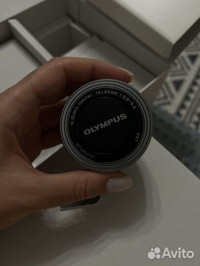 Olympus pen E-PL9 два объектива и флешка