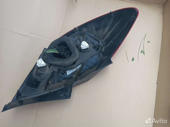 Opel Corsa D амортизаторы крышки багажника крышка