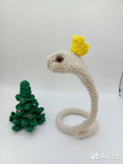 Змея символ 2025 года