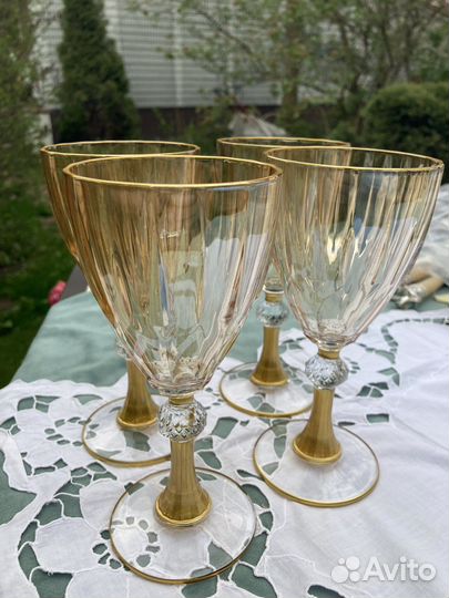 Цветные бокалы для вина