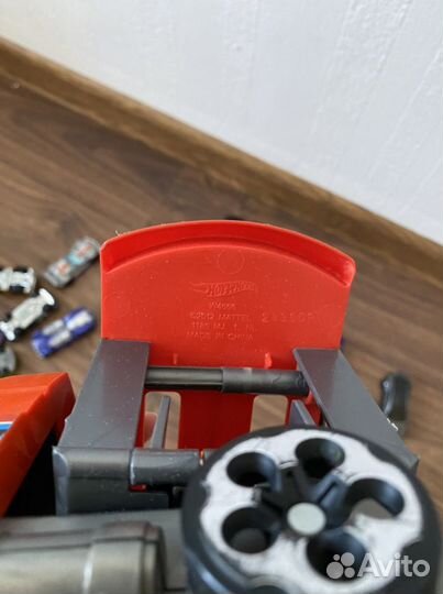 Автовоз стреляющий Hot Wheels и машинки