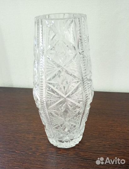 Хрустальная конфетница на ножке