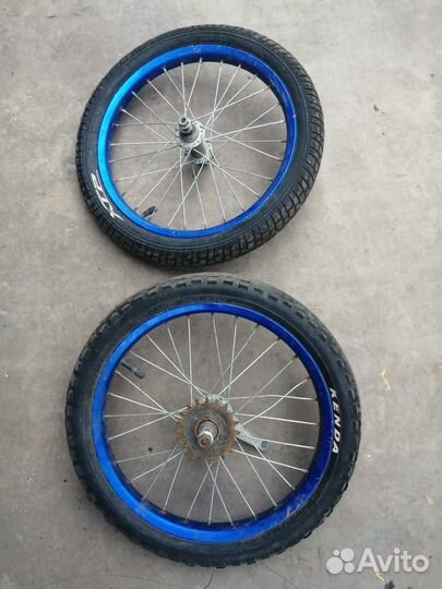 Колеса для велосипеда на 16