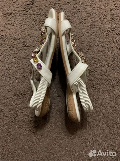 Сандалии для девочки