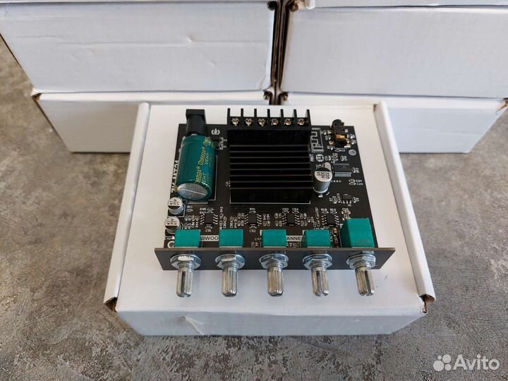 Стерео усилитель ZK-MT21, 2.1, 2х50 Вт + 100 Вт