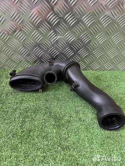 Патрубок воздушного фильтра бмв М57 Е60 Е70