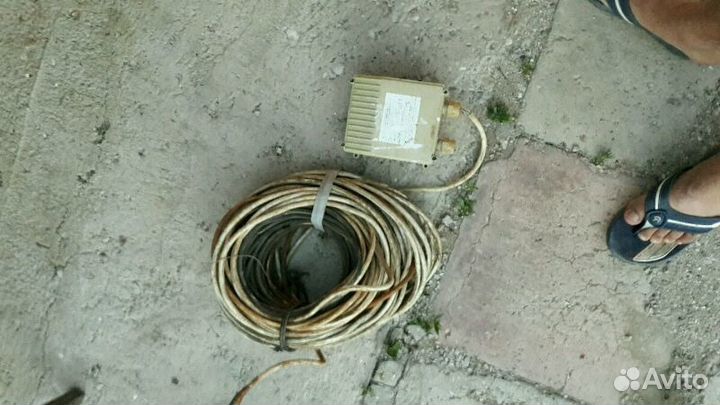 Насос глубинныи с кабелем и пзу