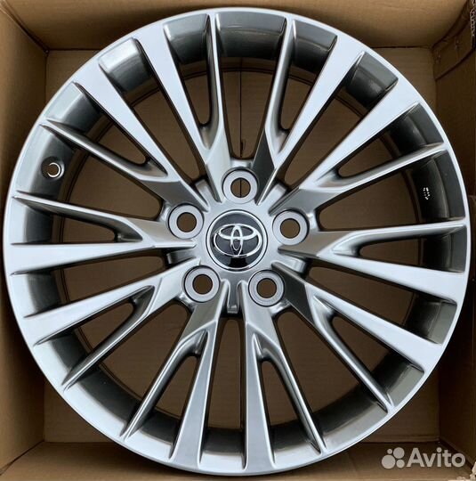 Зимние колеса на Toyota Camry Тойота Камри R18