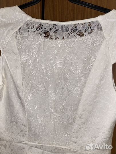 Платье белое