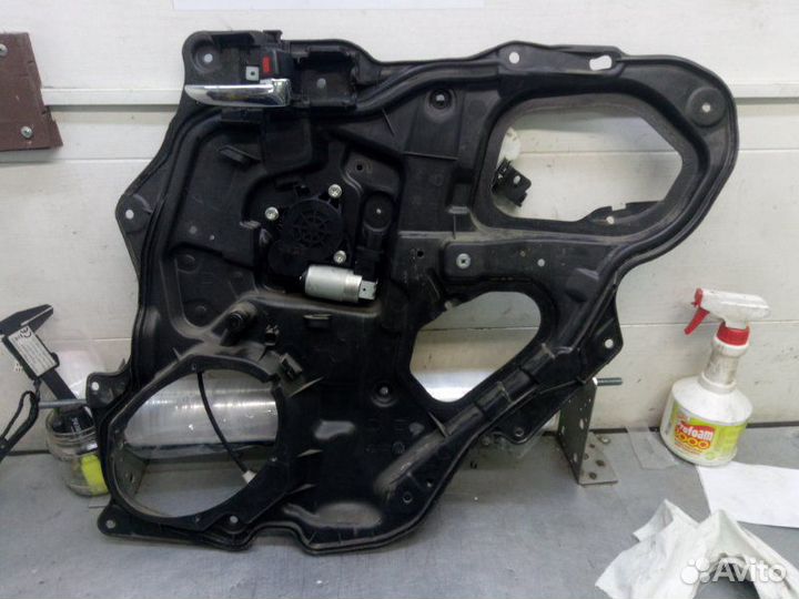 Стеклоподъемник задний правый Mazda Mazda 3 BK 1.6