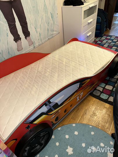Детская кровать машина с матрасом