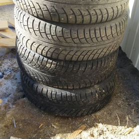 Gislaved Nord Frost 5 215/65 R16